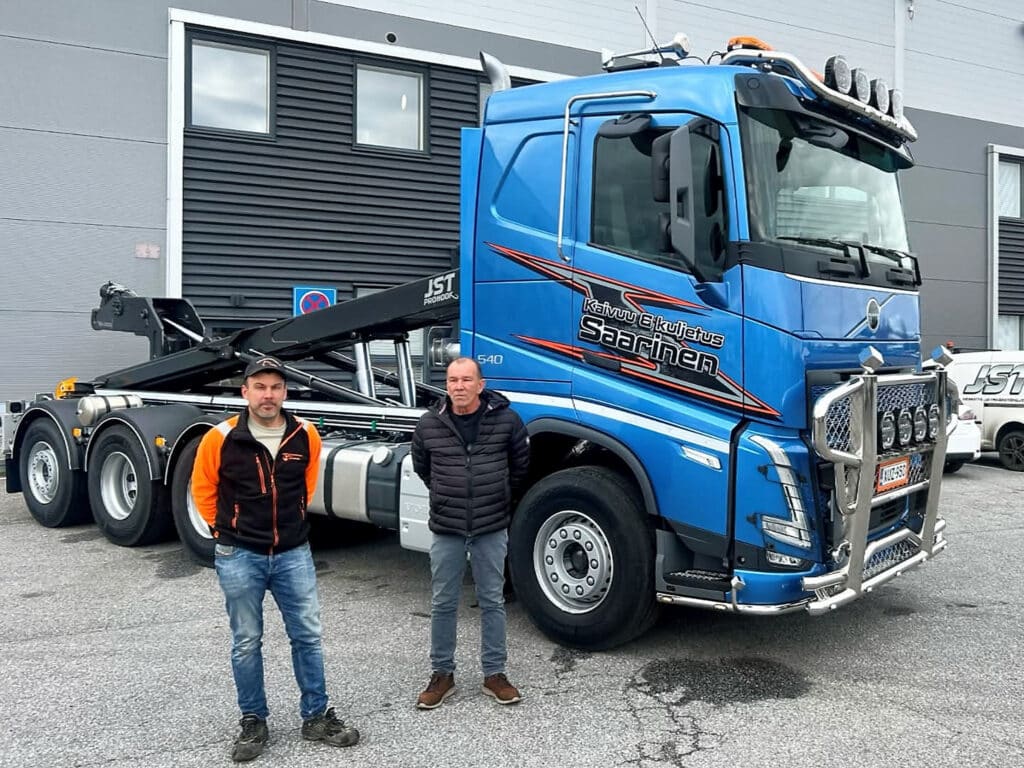 Transporttjänster 5 Transport Saarinen – fordonspark i Nagu