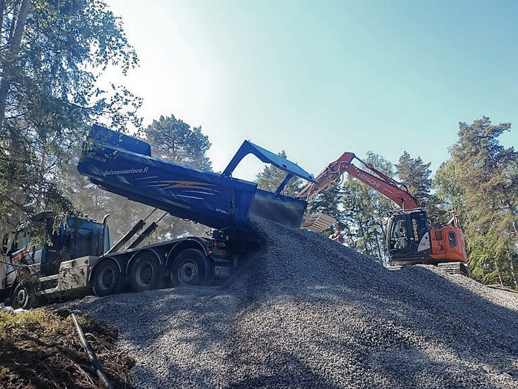 Hiekkaa ja soraa maa-aineksina